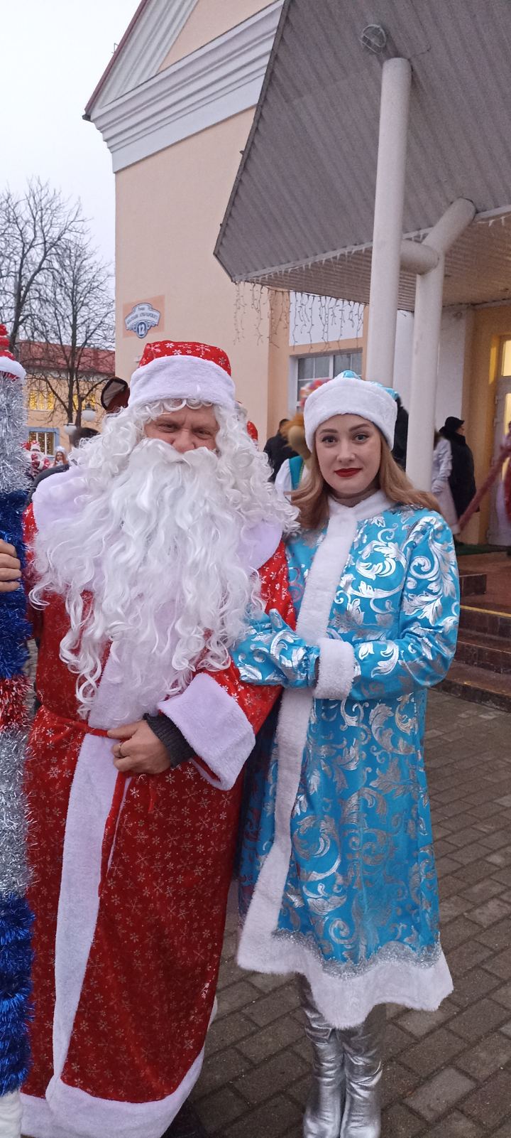 Театрализованное шествие Дедов Морозов и Снегурочек